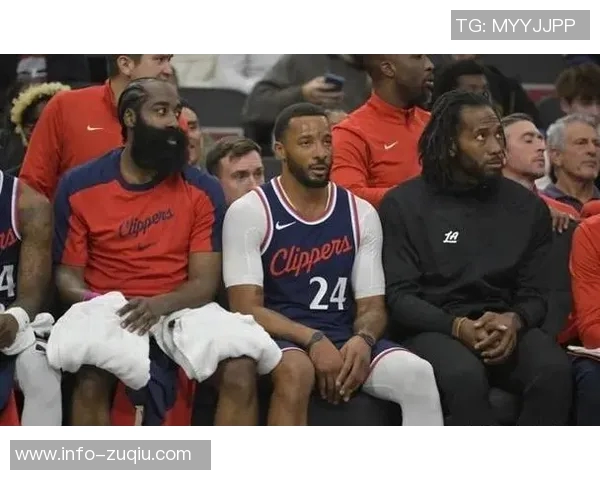 鲍威尔半场表现抢眼10中5斩获15分助攻防守全面展现实力 鲍威尔半场表现抢眼10中5斩获15分助攻防守全面展现实力